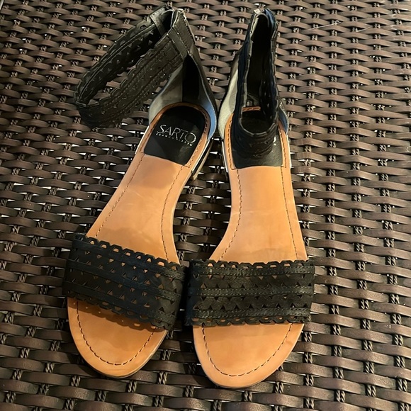 SARTO By Franco Sarto Black Cutout Platform Sandals - Picture 1 of 11